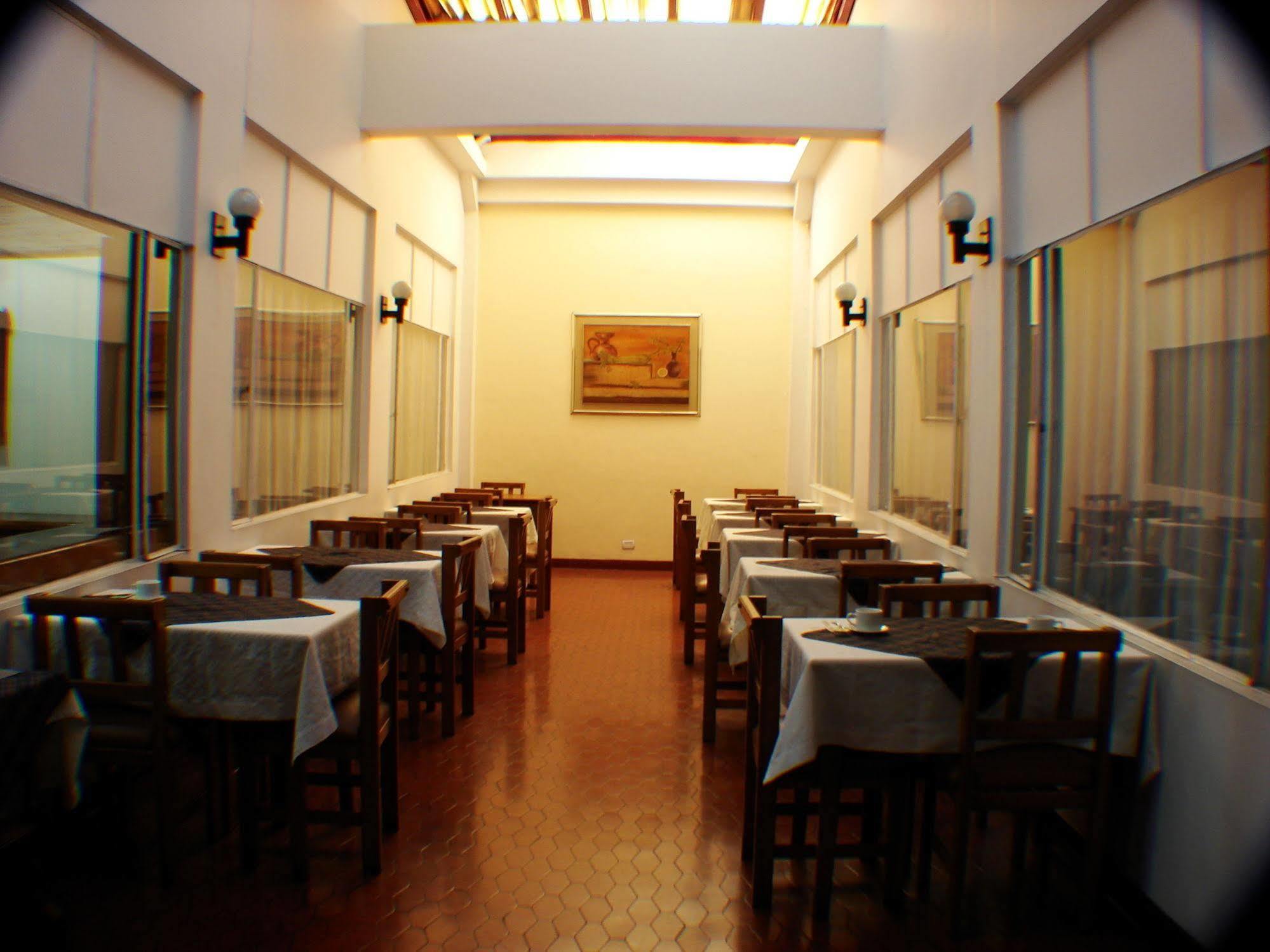 Hotel Ana Carolina มานิซาเลส ภายนอก รูปภาพ